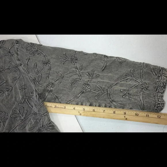 Parsley & Sage 3/4 Sleeve Gray Floral Embroidered Distressed VTG Wash Cardigan - Picture 11 of 11